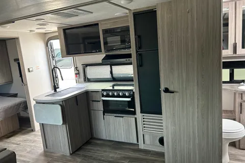 Nellie's Keystone Passport SL Travel Trailer