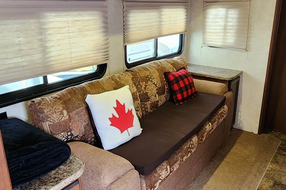 Stephanie's Cozy Crossroads Zinger