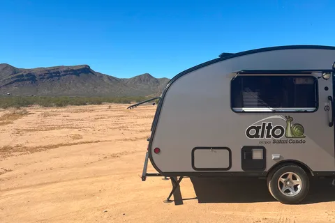 Nomad Snail (Safari Condo Alto 1743)