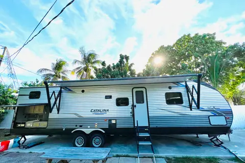 2021 Coachmen Catalina Legacy Edition travel trailer 38ft