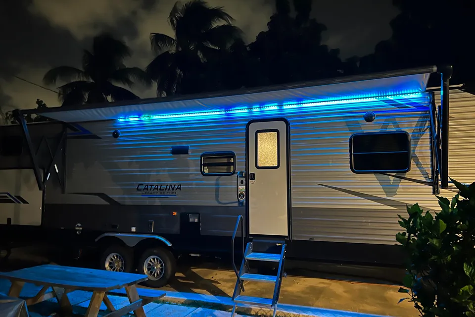 2021 Coachmen Catalina Legacy Edition travel trailer 38ft