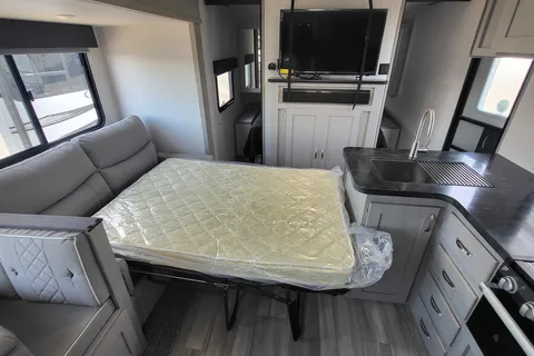 Family Friendly Bunkhouse/Outdoor Kitchen Travel Trailer