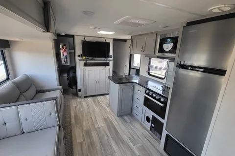 Family Friendly Bunkhouse/Outdoor Kitchen Travel Trailer