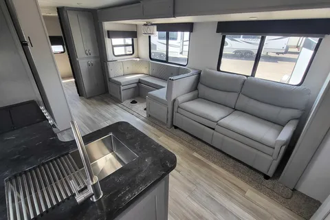 Family Friendly Bunkhouse/Outdoor Kitchen Travel Trailer