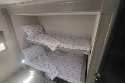 Family Friendly Bunkhouse/Outdoor Kitchen Travel Trailer