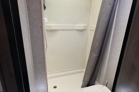Cozy & Modern 2020 Winnebago Minnie Winnie- Road Trip Ready!