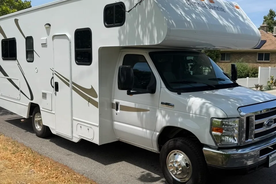 Cozy & Modern 2020 Winnebago Minnie Winnie- Road Trip Ready!