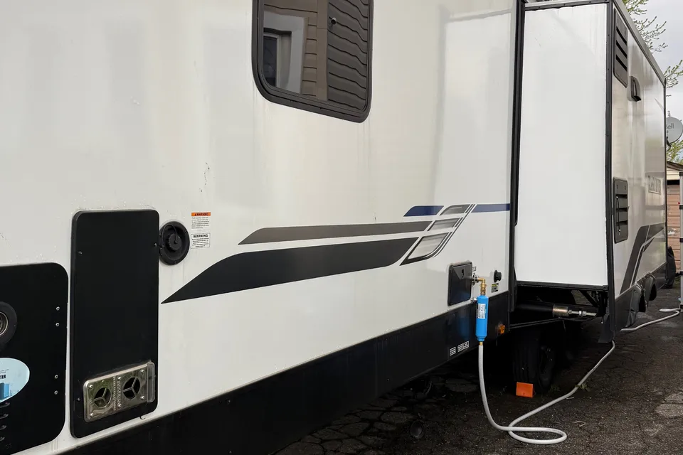 Gina's Grand River 31RLI Travel Trailer