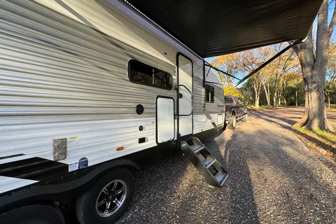 East to West Della Terra BH271 Travel Trailer