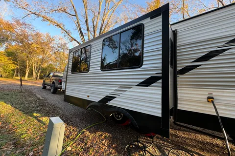 East to West Della Terra BH271 Travel Trailer