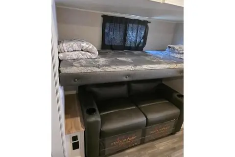 Lisa's Jayco Eagle Travel Trailer