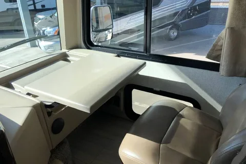 Thor Motor Coach Windsport