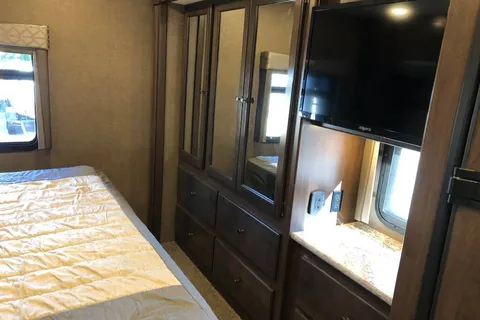 Thor Motor Coach Windsport