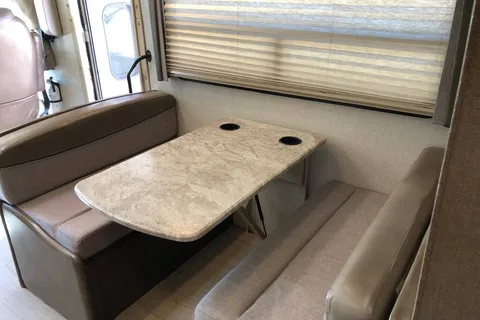Thor Motor Coach Windsport