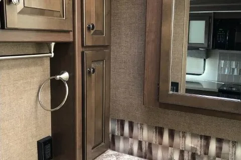 Thor Motor Coach Windsport