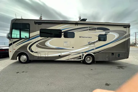 Thor Motor Coach Windsport