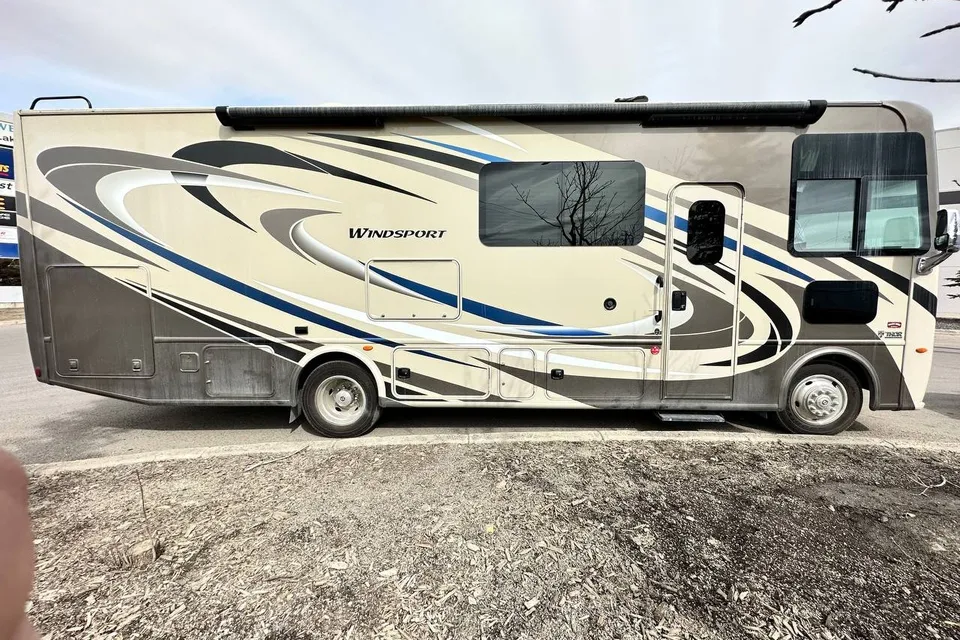 Thor Motor Coach Windsport