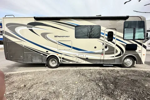Thor Motor Coach Windsport
