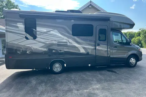 LA BELLE VIE en Jayco Classe C