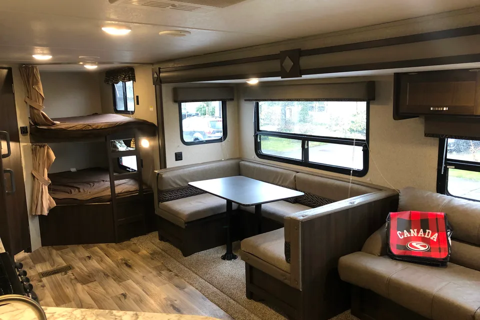 29' Keystone Springdale Travel Trailer