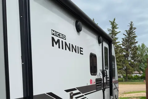 2023 Winnebago with bunks - only 3,400 lbs can tow with SUV