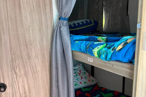2023 Winnebago with bunks - only 3,400 lbs can tow with SUV
