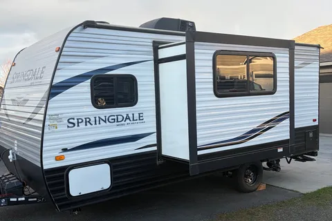 Springdale Bunkhouse w/ Slide Out-Easy Tow Camper Sleeps 5