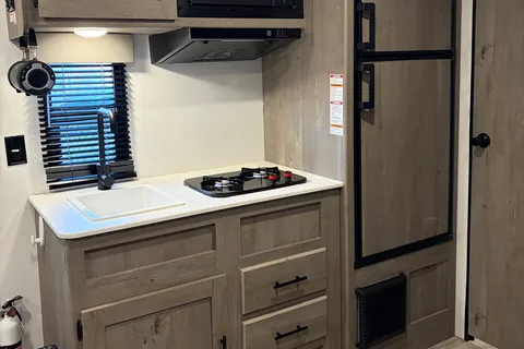 Springdale Bunkhouse w/ Slide Out-Easy Tow Camper Sleeps 5