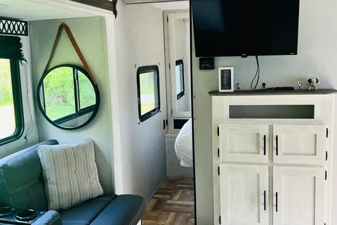Forest River Shasta Oasis 26DB Travel Trailer