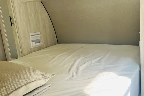 Forest River Shasta Oasis 26DB Travel Trailer