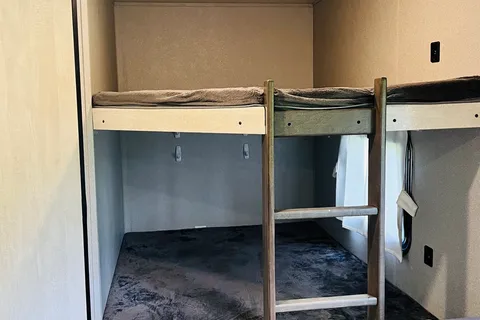 Forest River Shasta Oasis 26DB Travel Trailer