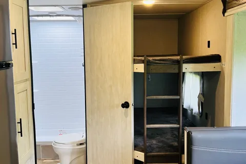 Forest River Shasta Oasis 26DB Travel Trailer