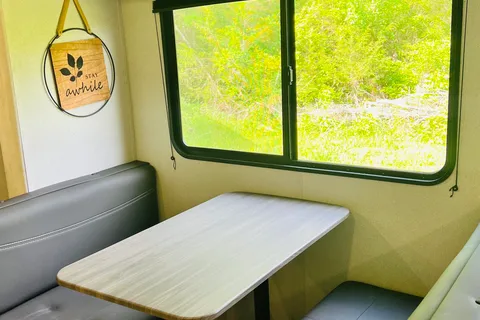 Forest River Shasta Oasis 26DB Travel Trailer