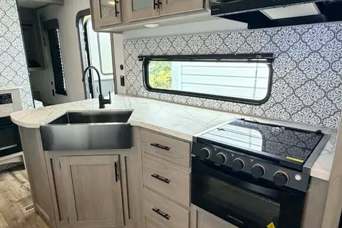 RS Récréatif Loc - L’oasis mobile | 8 voyageurs | Clef en main | Livraison Disponible