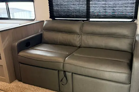 RS Récréatif Loc - L’oasis mobile | 8 voyageurs | Clef en main | Livraison Disponible