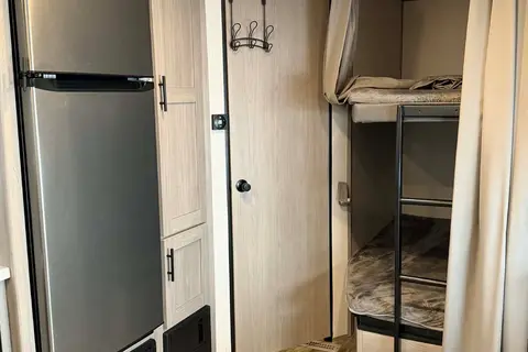 RS Récréatif Loc - L’oasis mobile | 8 voyageurs | Clef en main | Livraison Disponible