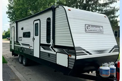 RS Récréatif Loc - L’oasis mobile | 8 voyageurs | Clef en main | Livraison Disponible