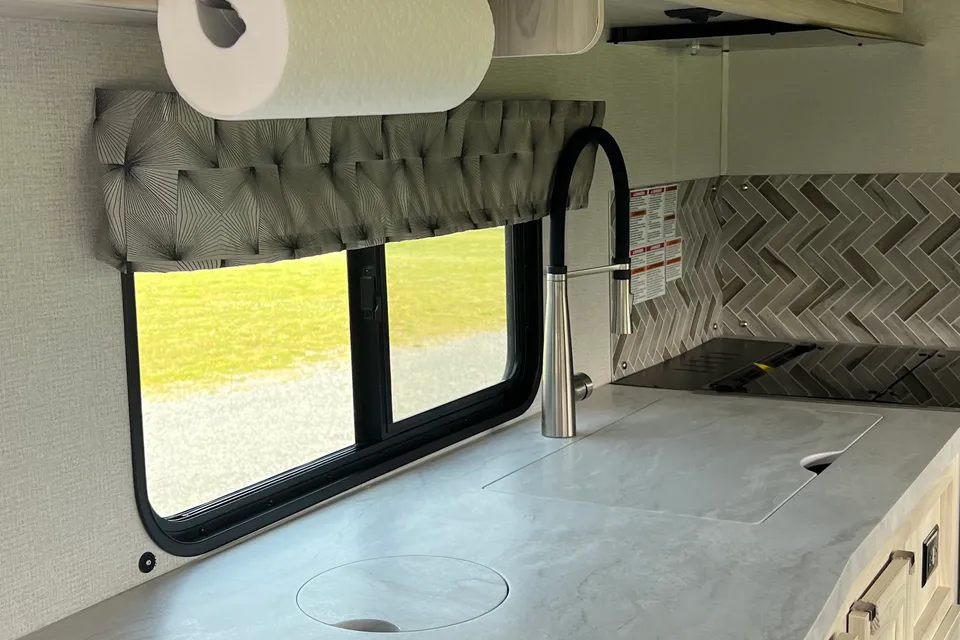 Janie's Forest River Sunseeker 3010DS Class C