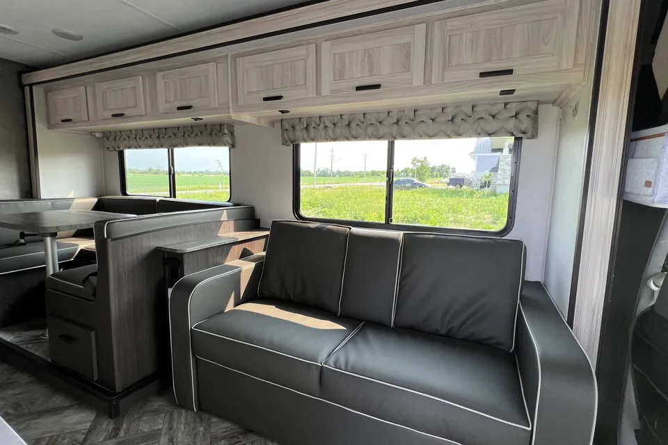 Janie's Forest River Sunseeker 3010DS Class C