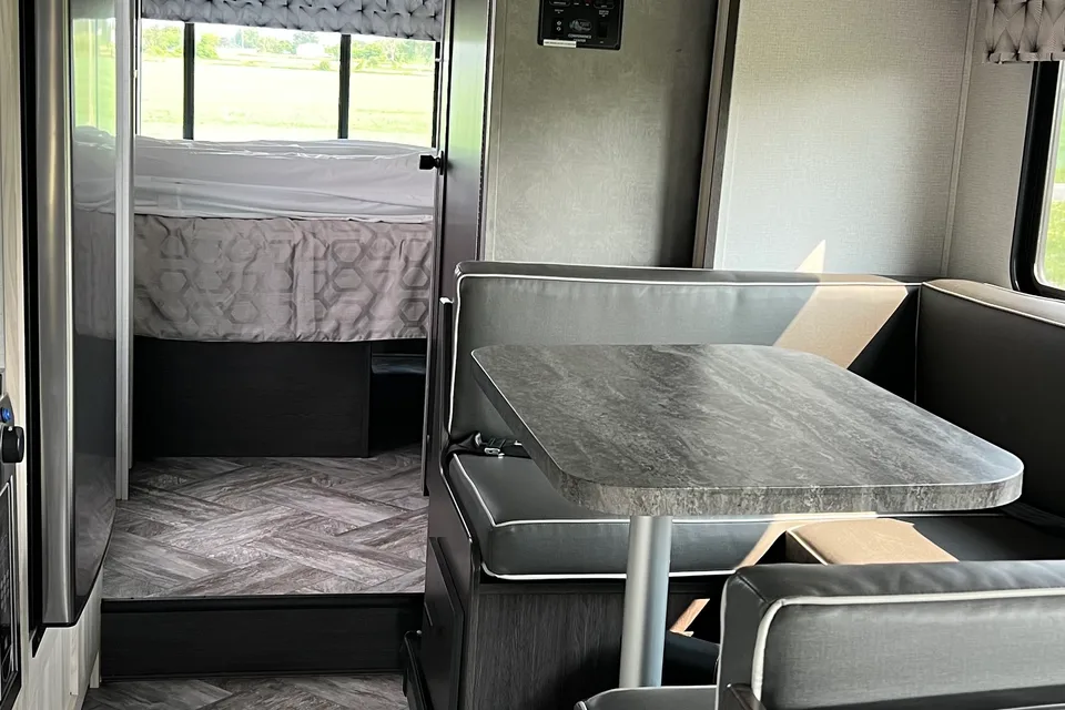 Janie's Forest River Sunseeker 3010DS Class C
