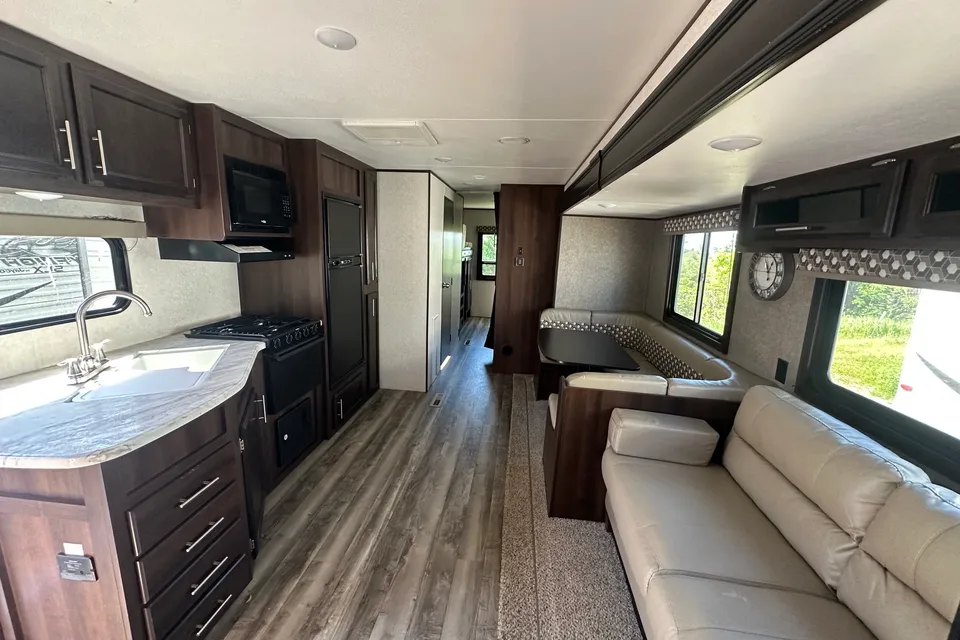 2019 Jayco Jay Flight 32BHDS Travel Trailer