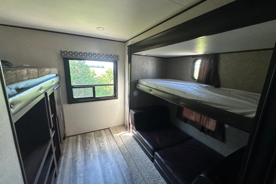 2019 Jayco Jay Flight 32BHDS Travel Trailer