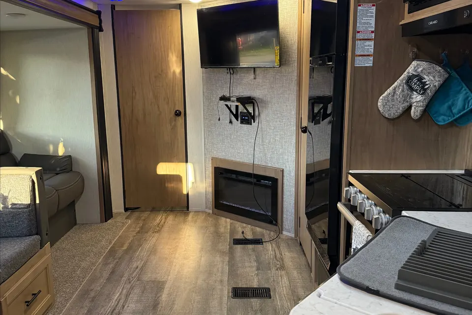 Brandon's Forest River Cherokee 264DBH Travel Trailer