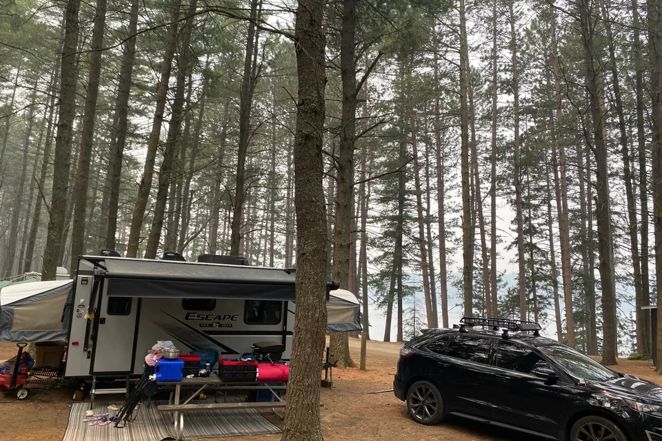 ✨ STRESS-FREE GETAWAY ✨ | We Deliver & Set Up! | Sleeps 6 | Modern Hybrid