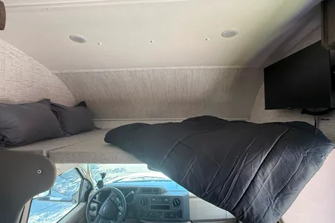 James and Desiree's Family Friendly Home on Wheels