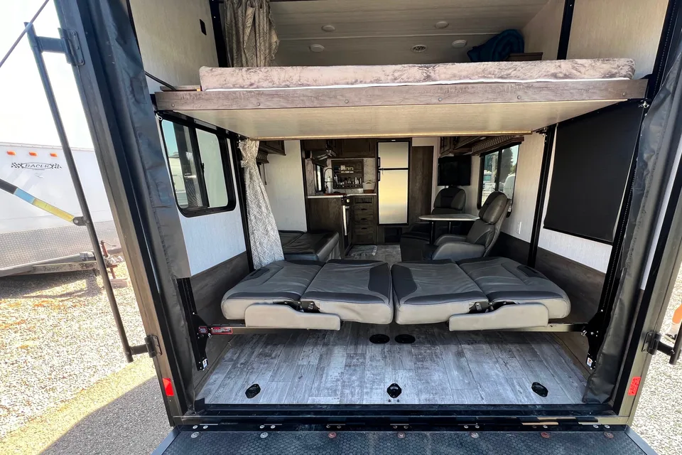 Todd's Forest River Sandstorm 2725LC Toy Hauler