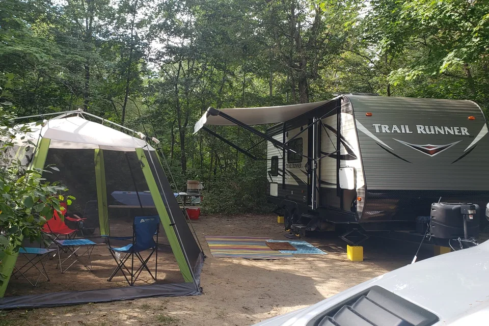 V&P's Heartland Trailrunner 22SLE Travel Trailer