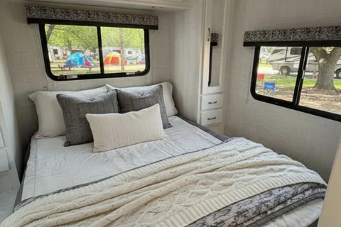 C03 - 8 Sleeper - The RV Rental Factory