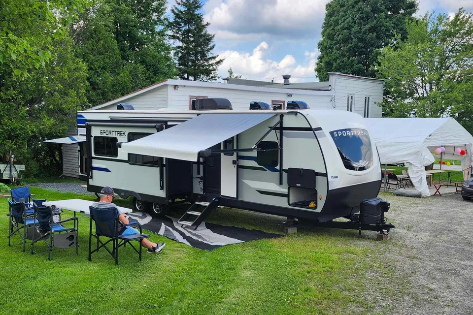 susie Venture RV Sportrek 32VIK Roulotte