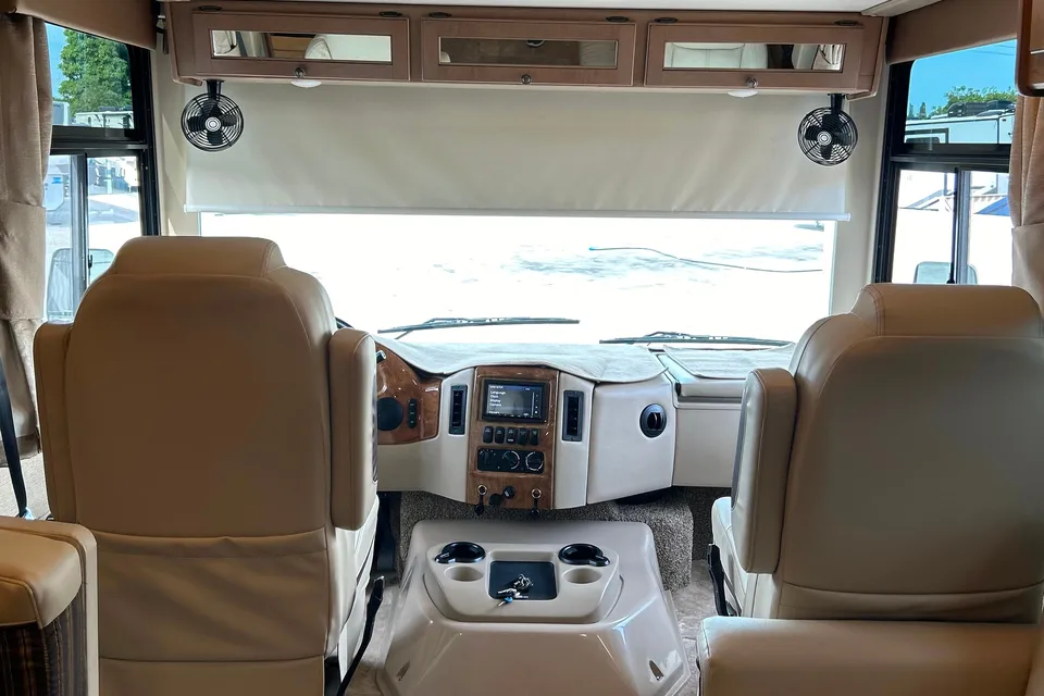 J&FW’s Thor Motor Coach 34J Windsport Class A